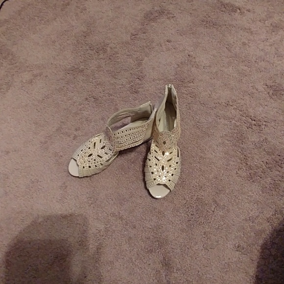 Shoes - Picture 2 of 3